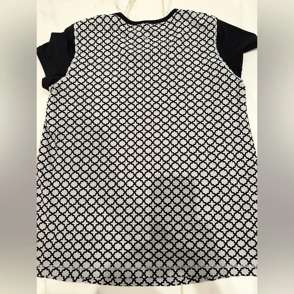 Lululemon Top *RARE* - Picture 2 of 3